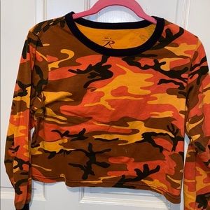 zumiez camo long sleeve crop top🧡
